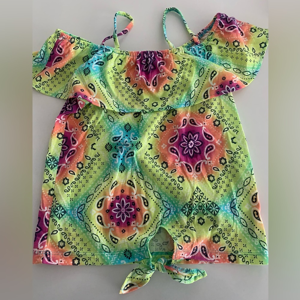Girls size 7/8 bandana print cold shoulder top with tie up front.